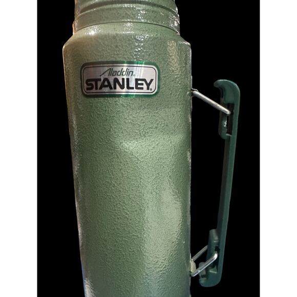 Vintage ALADDIN STANLEY THERMOS - A-944DH Green Quart Vacuum Bottle - Picture 3 of 4